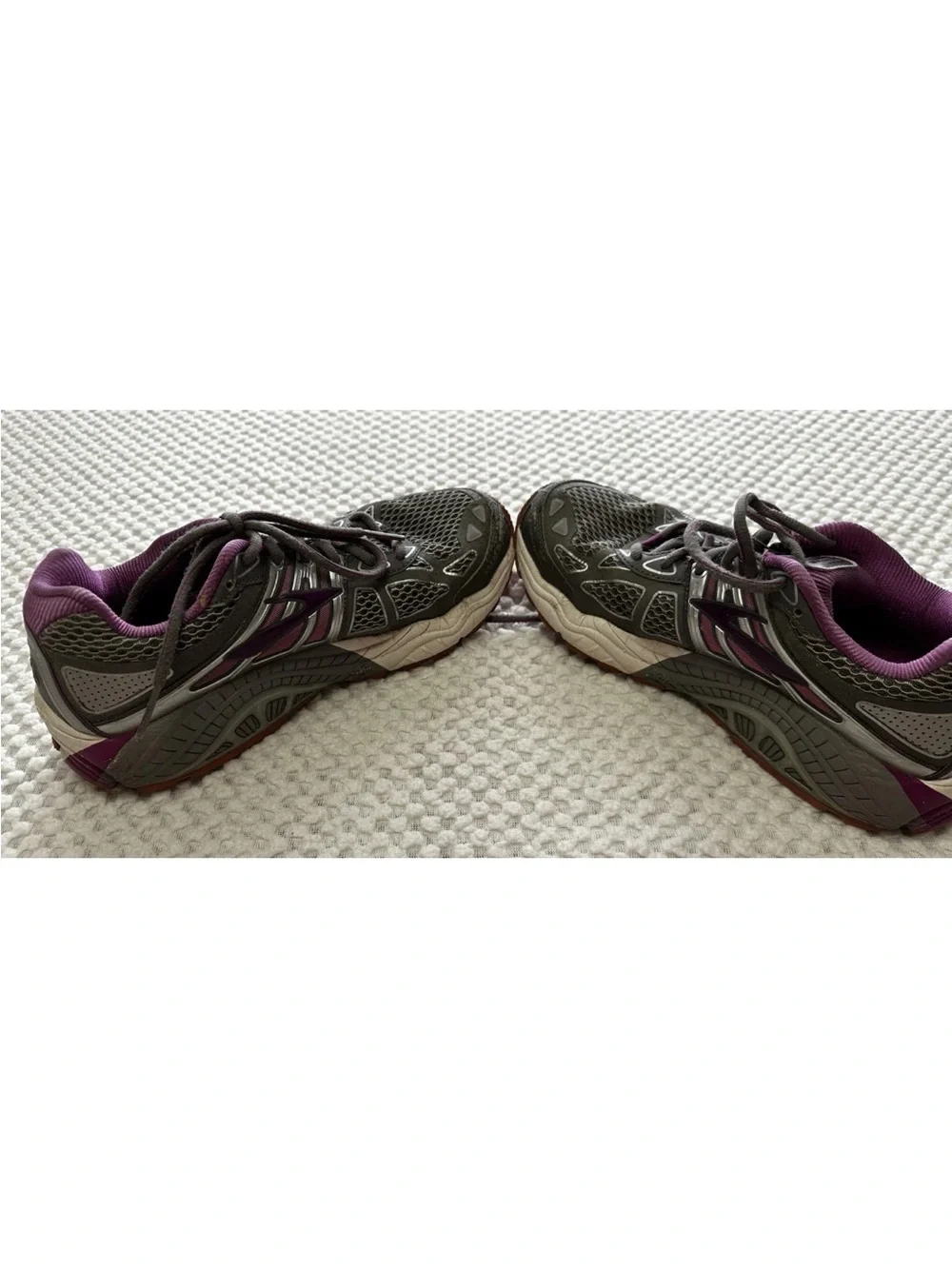Brooks Ariel 14 Women’s Size 9.5 Gray/Purple Tennis Shoes